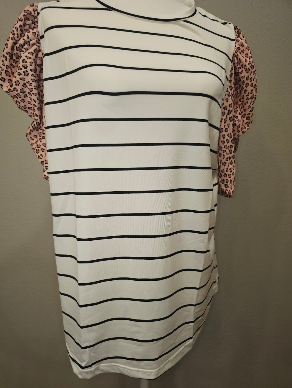 NWOT-Striped White & Black Tee with Pink Leopard Puff Sleeves